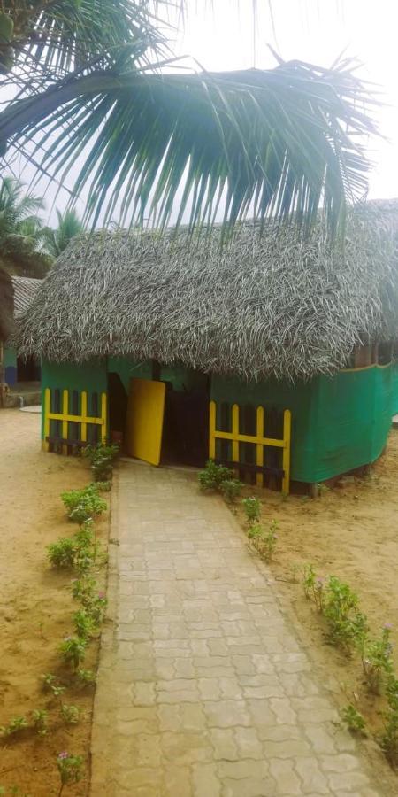 Chan Beach Resort Bahur Zewnętrze zdjęcie
